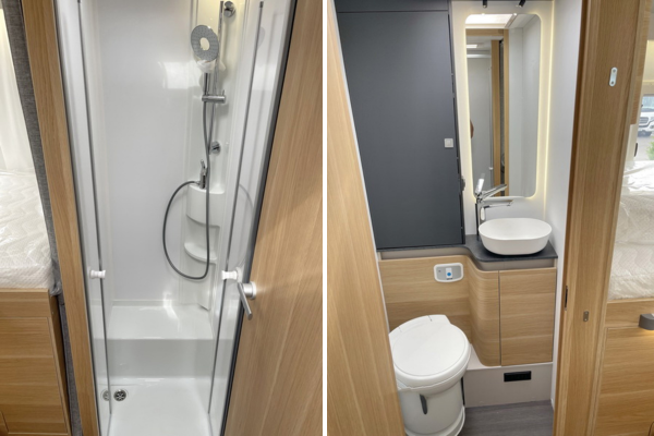 Duschkabine und Toilette